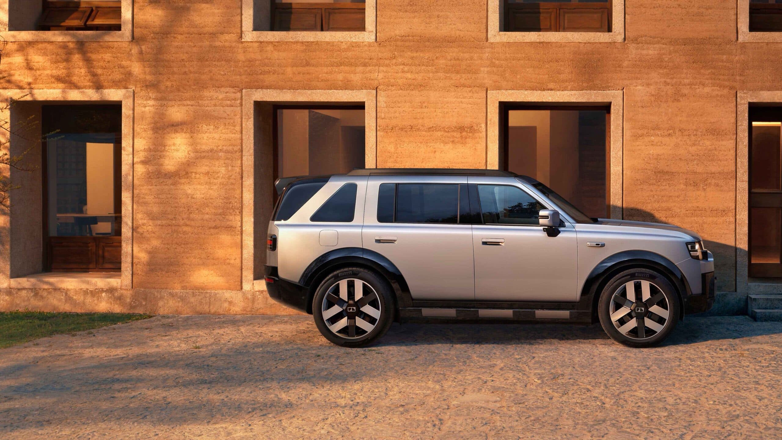 Freelander 8 SUV with boxy exterior and large central screen interior