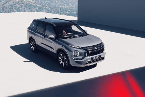 Mitsubishi Outlander PHEV Returns to UK With Industry-Leading 8-Year Warranty