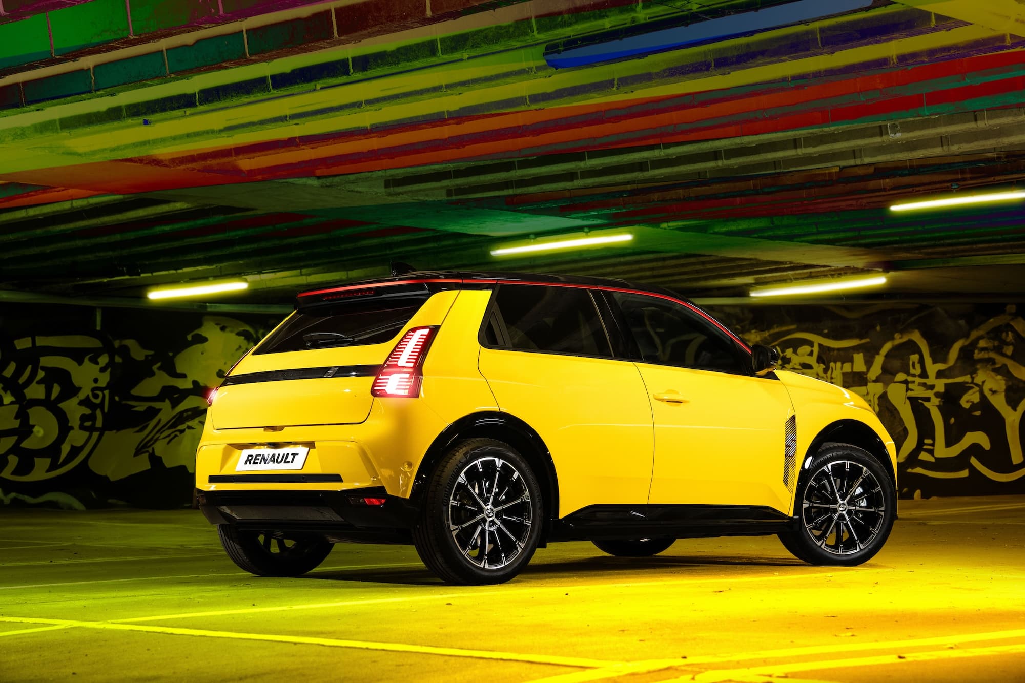 Renault 5 Crowned UK Car of the Year 2026: A Blend of Retro Style and Modern EV Tech