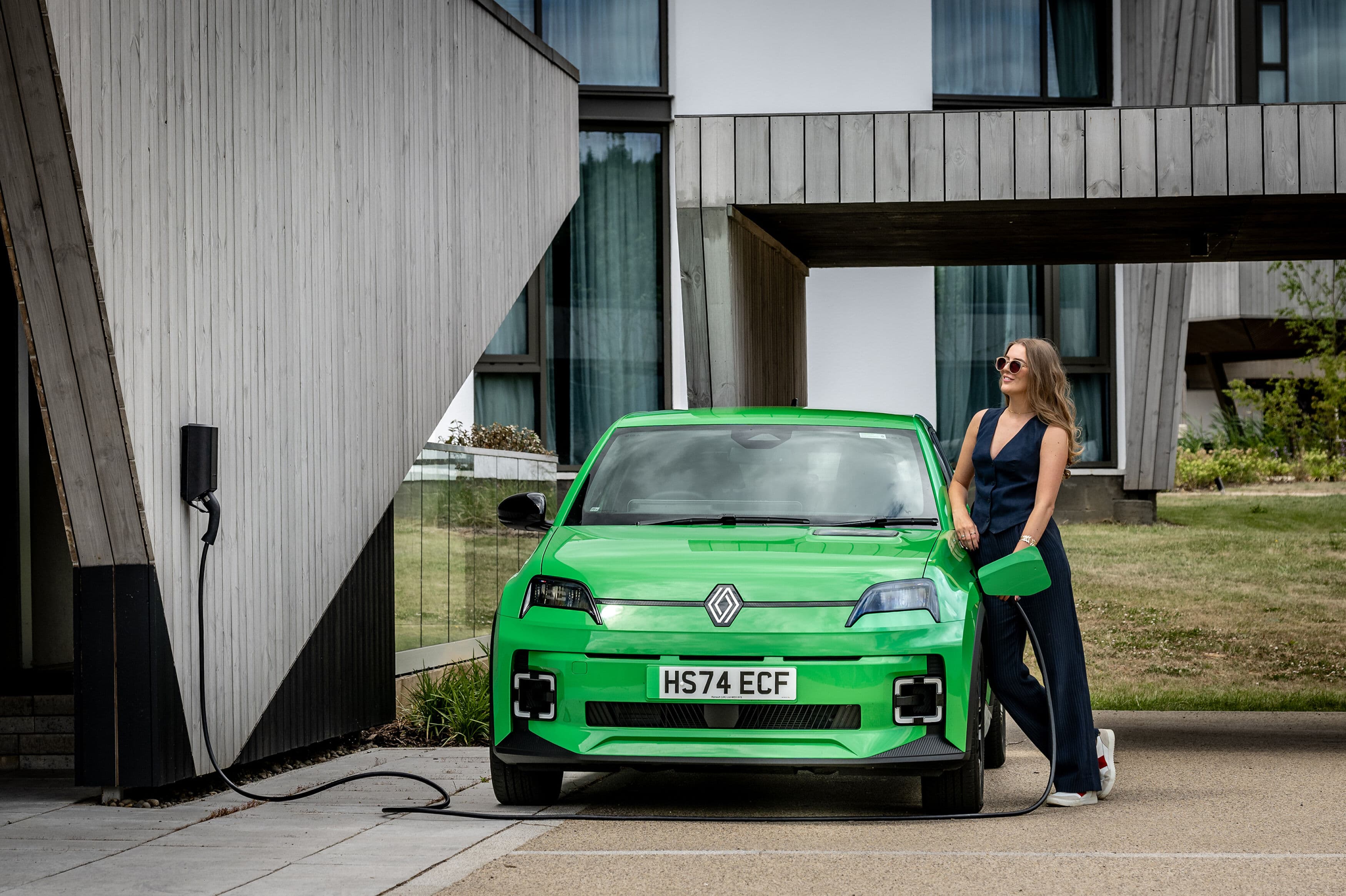 How to Sell Electric Cars Successfully: Expert Webinar Reveals Key Strategies