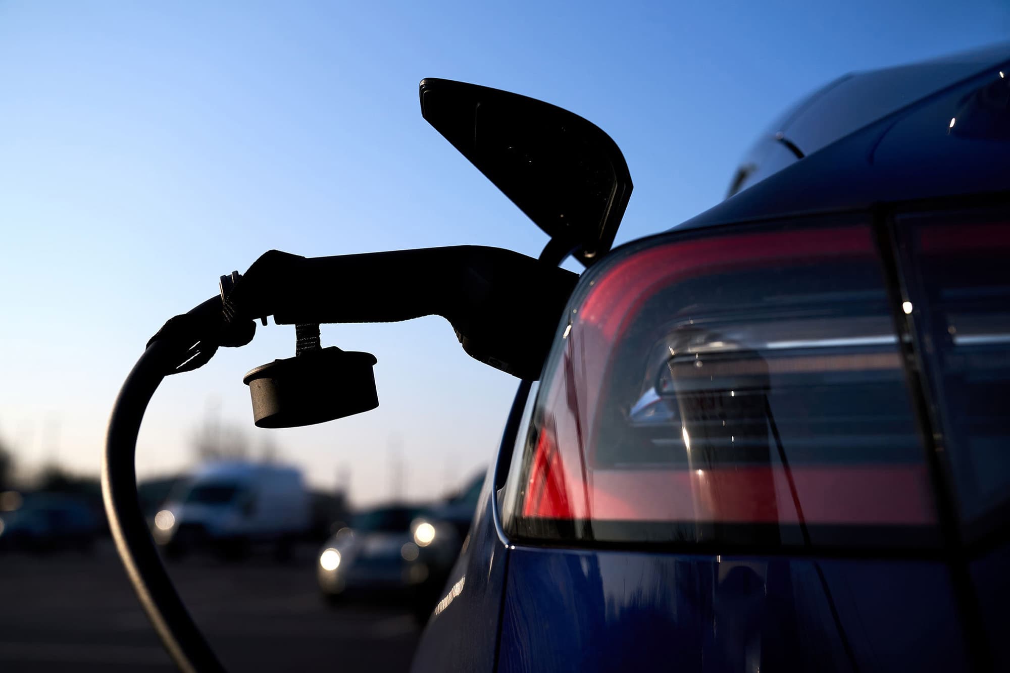 Why are used electric cars the fastest‑selling vehicles in June 2026?